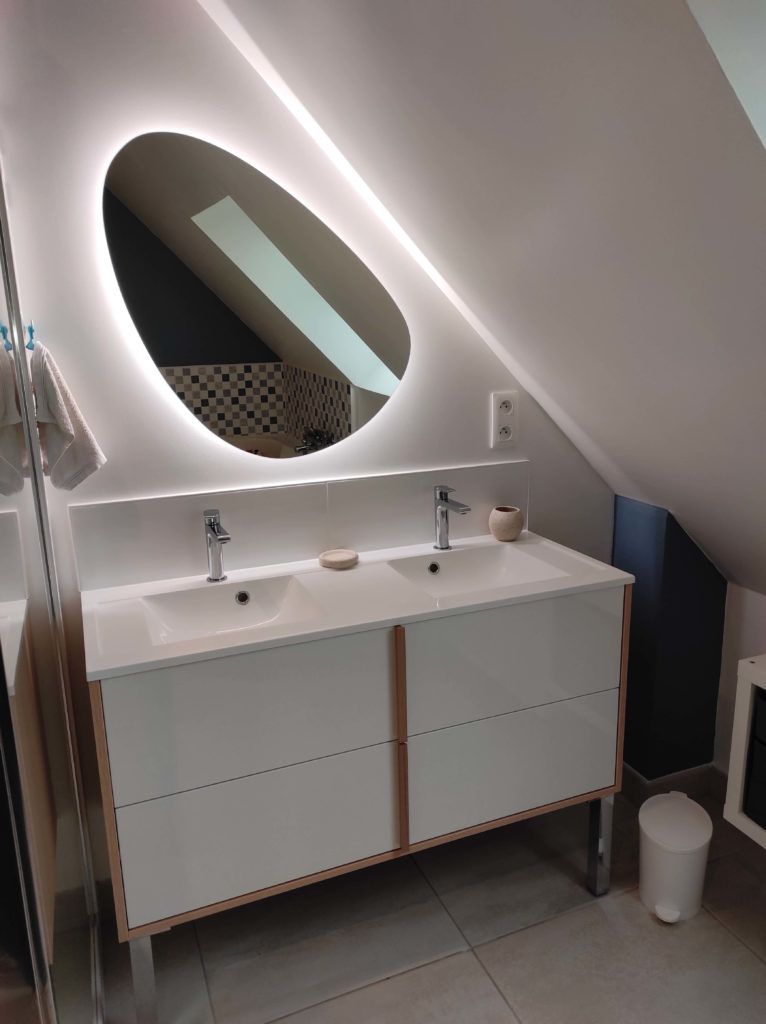 Meuble double vasque et son miroir galet - Concept Déco LV - Décoratrice d'intérieur à Caen