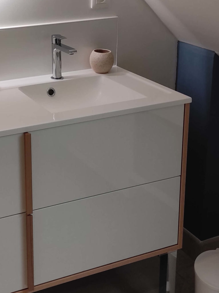 Meuble double vasque en blanc laqué et bois - Concept Déco LV - Décoratrice d'intérieur à Caen