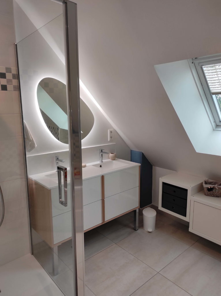Vue de la salle de bain après travaux - Concept Déco LV - Décoratrice d'intérieur à Caen