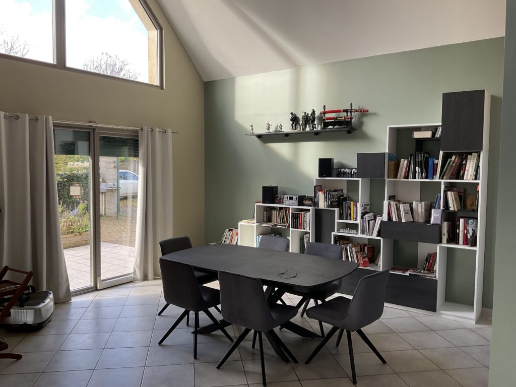 Espace bibliothèque et salle à manger - Concept Déco LV- Décoratrice d'intérieur à Caen