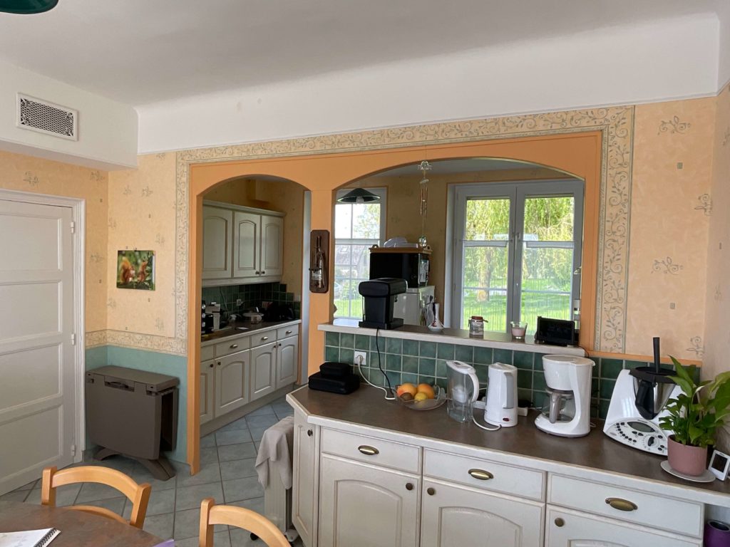 L'ouverture sur la cuisine en arche avant relooking - Concept Déco LV- Décoratrice d'intérieur à Caen